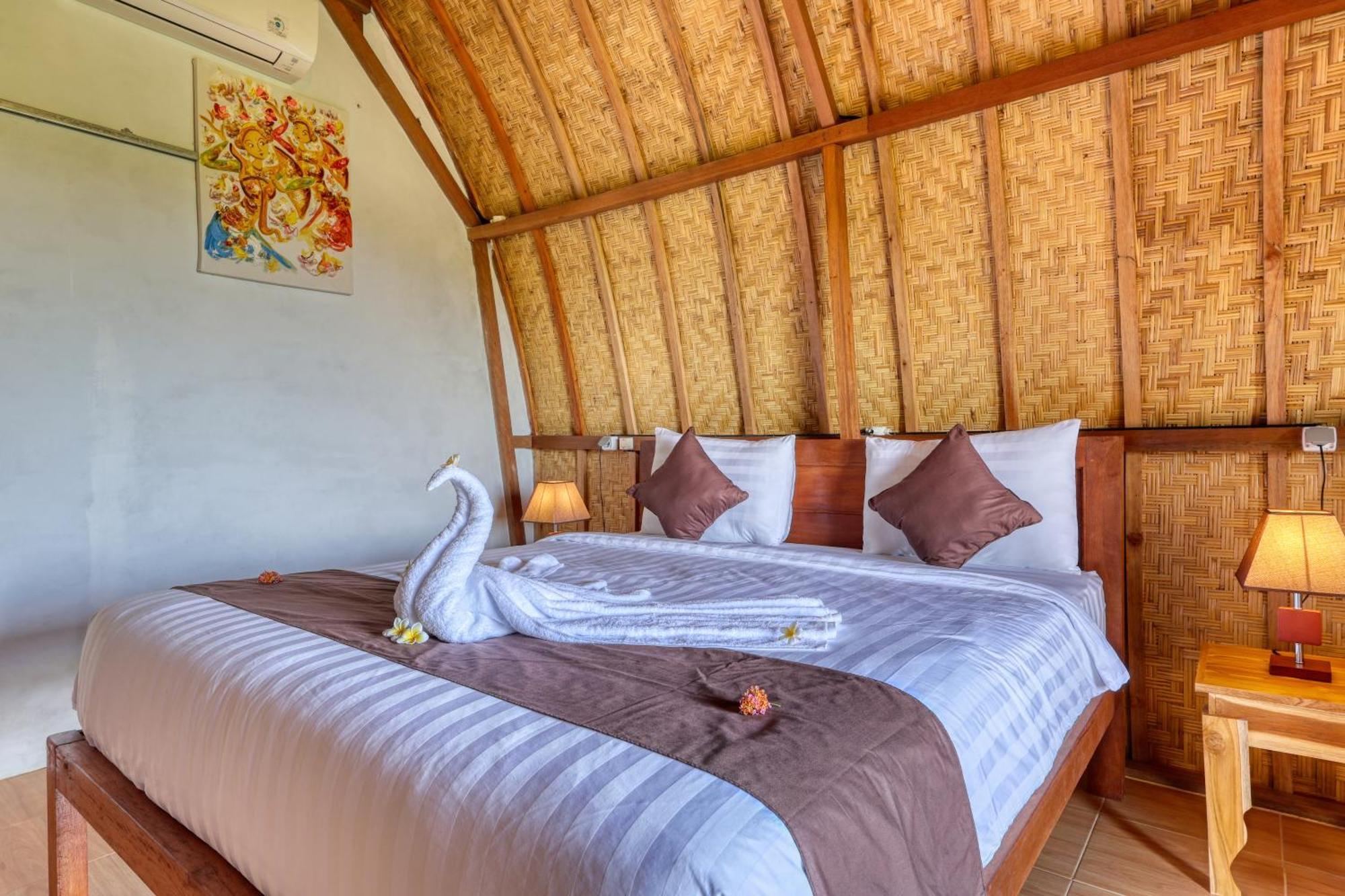D Sebuluh Bungalow Batumadeg Room photo